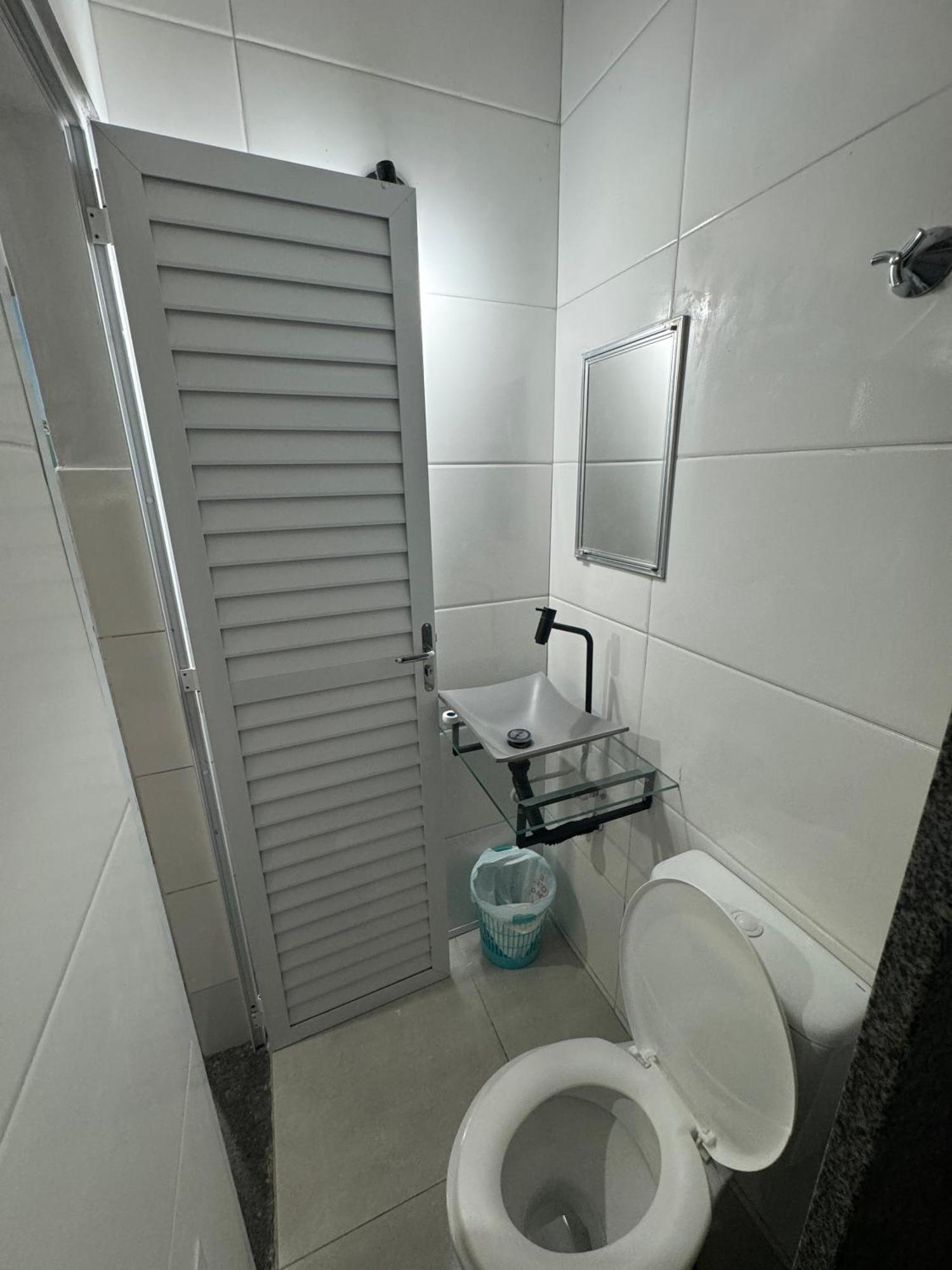 Suite Mar 210 - Economica E Compacta - Praia Do Morro - Predio Frente Mar Com Elevador, Atravessou A Avenida, Ja Esta Na Praia - Garagem - Internet Guarapari Dış mekan fotoğraf