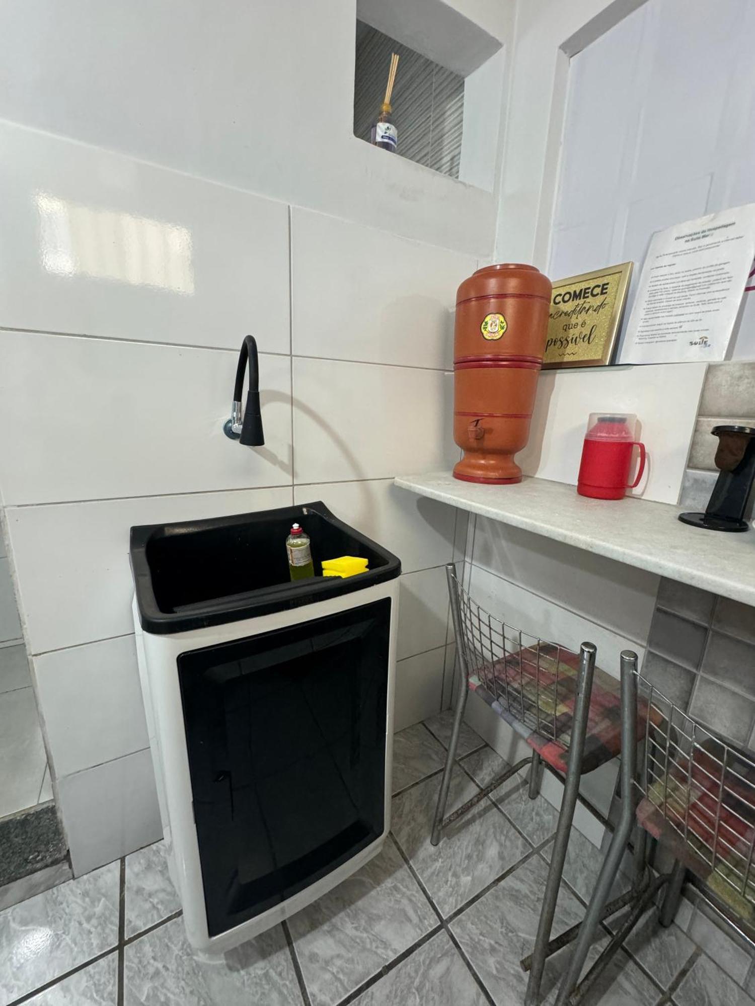 Suite Mar 210 - Economica E Compacta - Praia Do Morro - Predio Frente Mar Com Elevador, Atravessou A Avenida, Ja Esta Na Praia - Garagem - Internet Guarapari Dış mekan fotoğraf